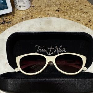 Cream Tres Noir Hand Made Cat-Eye Sunglasses - Vintage